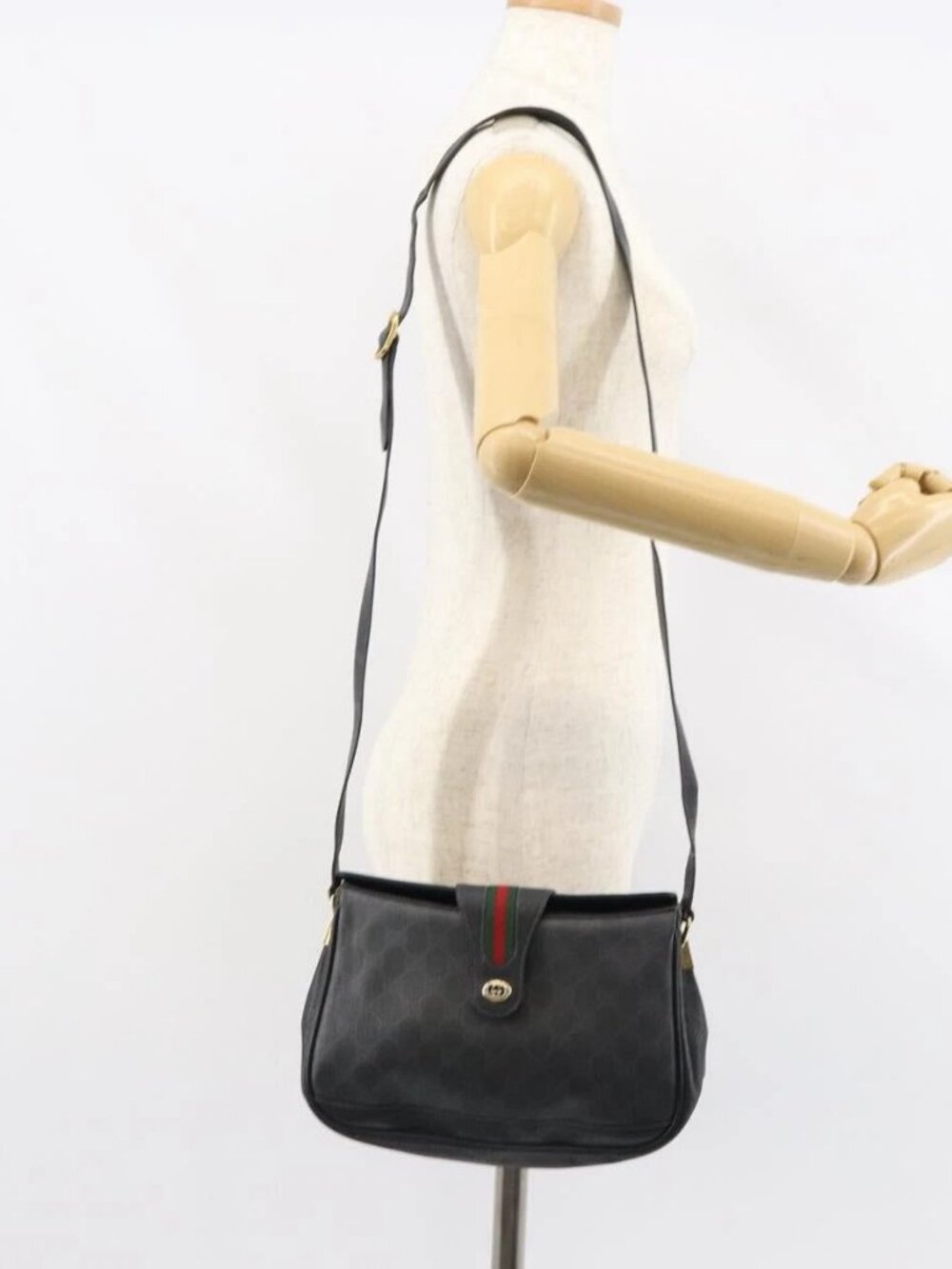 GUCCI GG Supreme Web Sherry Line Bag PVC Black Gold 116 02 076 Auth 159403